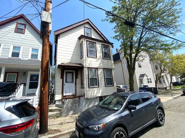 7 Dickinson St, Somerville, MA 02143