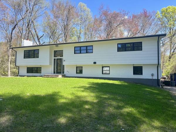 38 Aqueduct Rd, Wayland, MA 01778