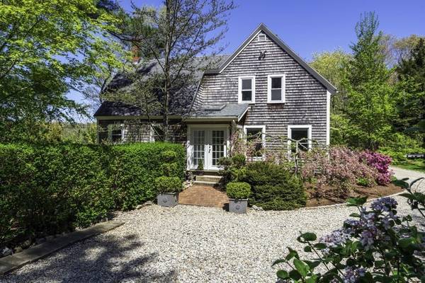 Duxbury, MA 02332,164 Elm St