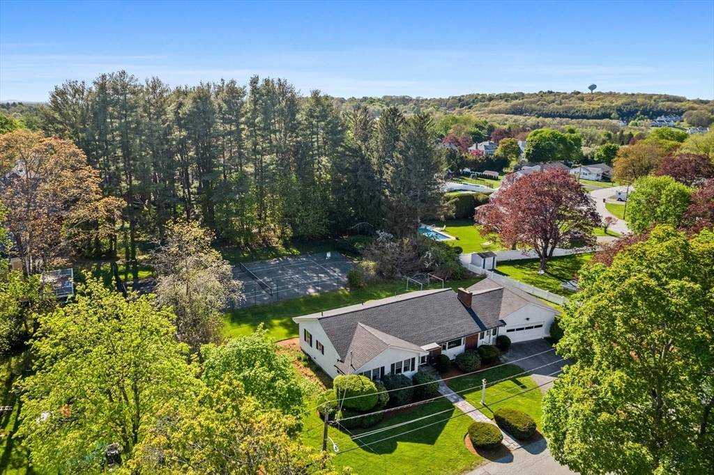 Lowell, MA 01852,24 Trull Ln