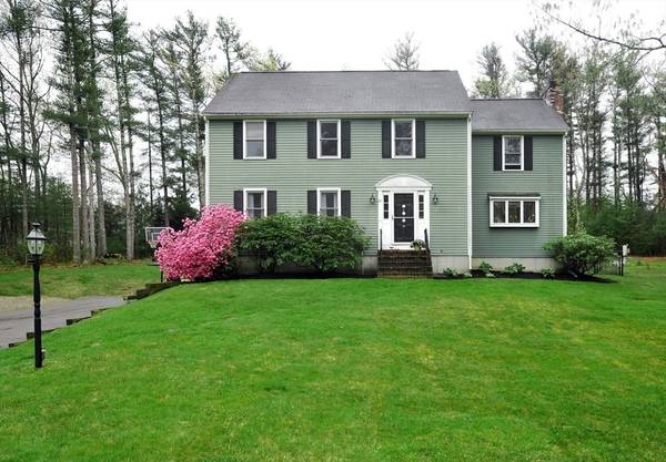 29 Newcombs Mill Rd, Kingston, MA 02364