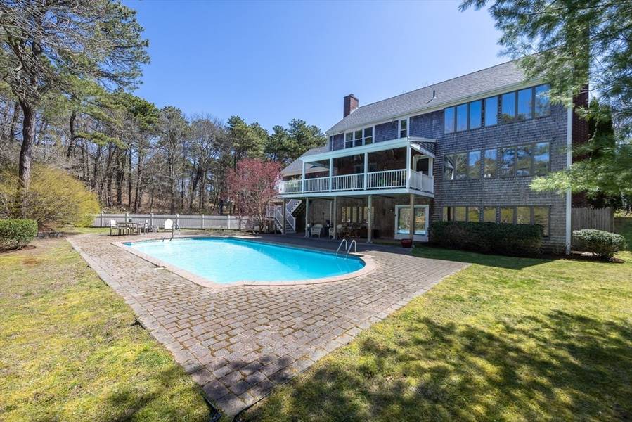 7 Wolf Hill Road, Sandwich, MA 02537