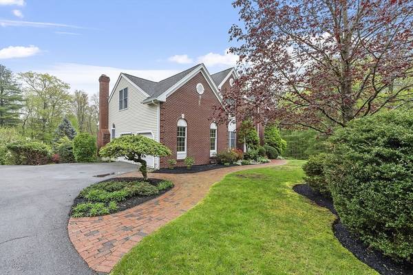 Holliston, MA 01746,76 Fairview St