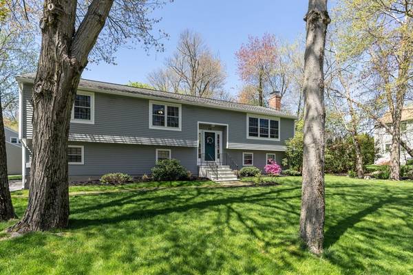 36 Richard Ave, Shrewsbury, MA 01545