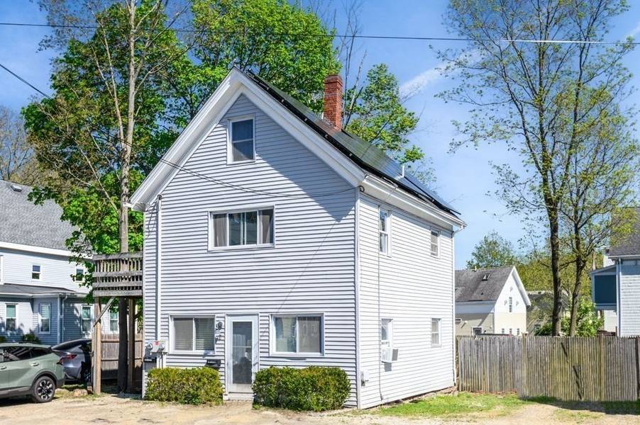 2 Congress St, Amesbury, MA 01913