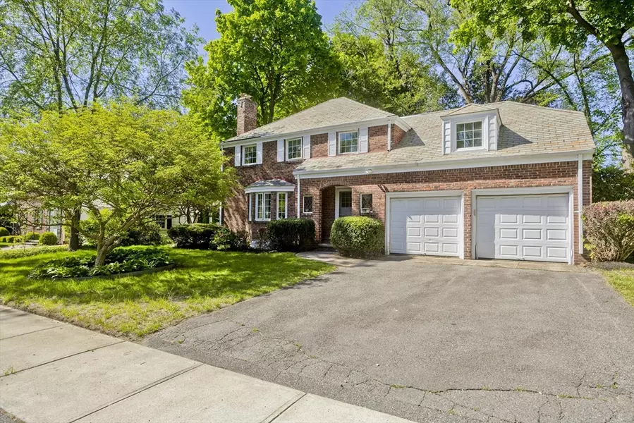 108 Pleasantview Ave, Longmeadow, MA 01106