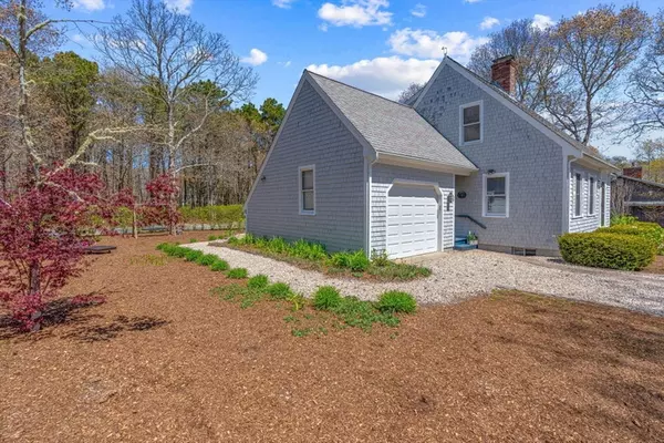 Mashpee, MA 02649,43 Neshobe Road