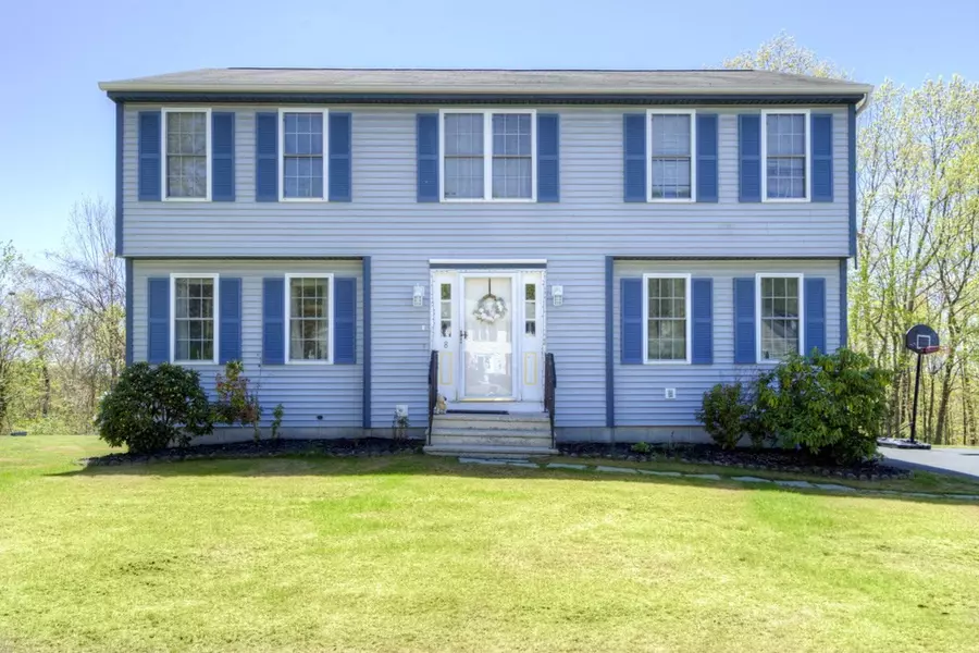 8 High Rock Ln, Worcester, MA 01609