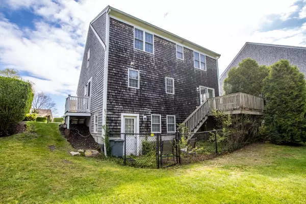 Yarmouth, MA 02673,121 Camp St #102