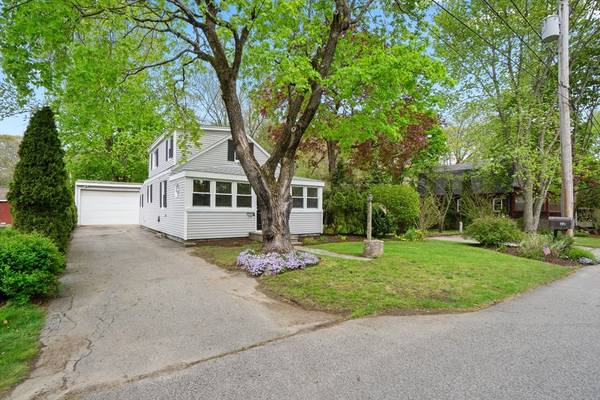 32 Quarry St, Seekonk, MA 02771