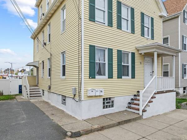 11 Harmony St, New Bedford, MA 02740