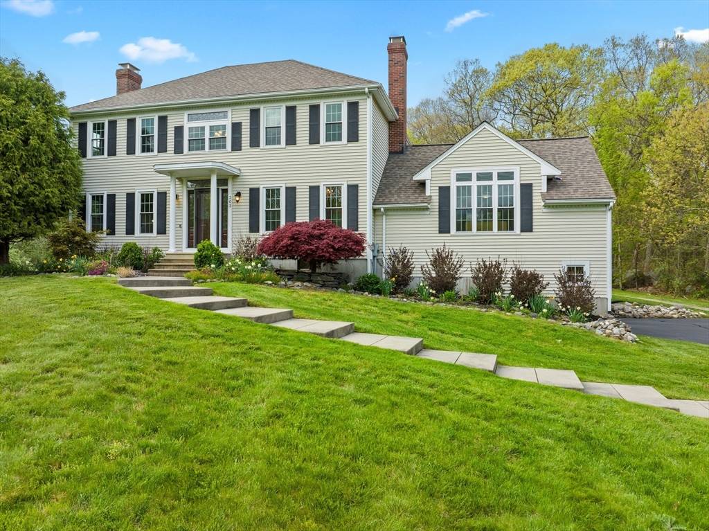 Attleboro, MA 02703,203 Richie Rd