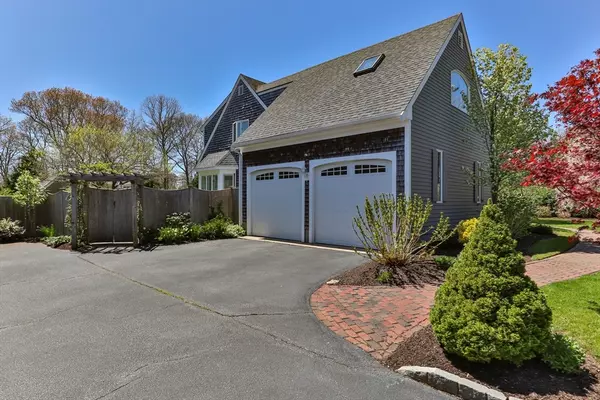 Mashpee, MA 02649,7 Polaris Dr