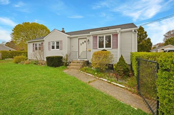 71 Seacoast Shores Blvd, Falmouth, MA 02536