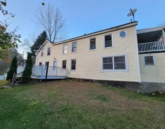 36 Brookfield Rd, Sturbridge, MA 01518