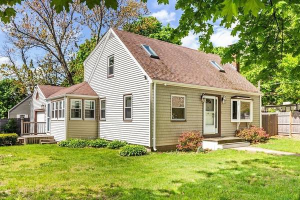 784 South St, Holbrook, MA 02343