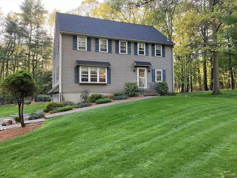 55 Carl Rd, Walpole, MA 02081