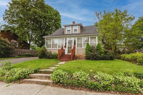 68 West St, Greenfield, MA 01301