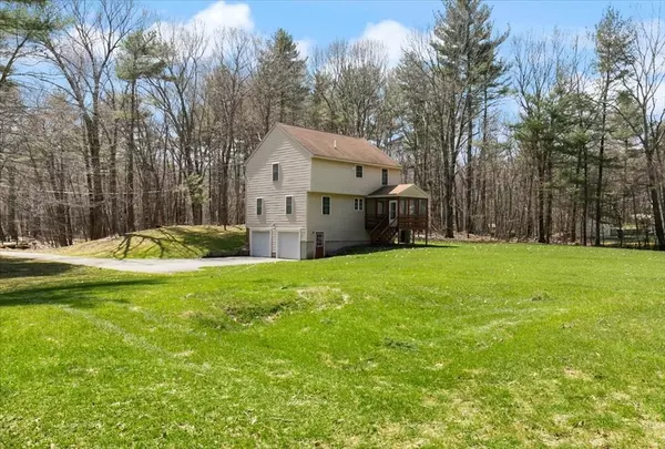 Tyngsborough, MA 01879,37 Chestnut Rd