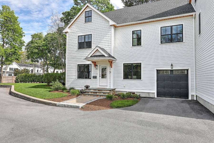 31 Linden St #31, Needham, MA 02492