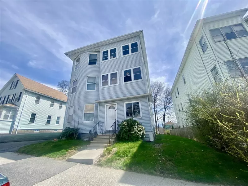 8 Almont Ave, Worcester, MA 01604