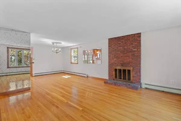 Saugus, MA 01906,7 Innis Street