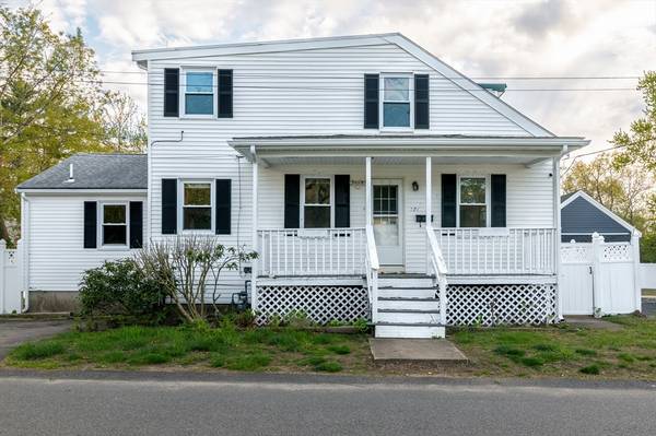 174 Bourne St, Brockton, MA 02302