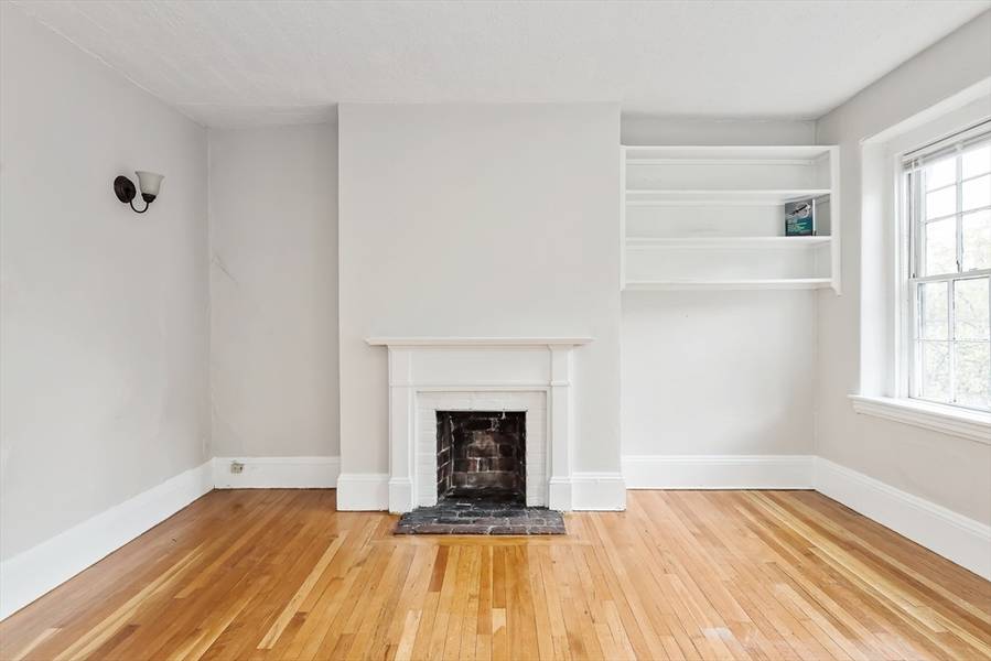 47 S Russell St #4, Boston, MA 02114