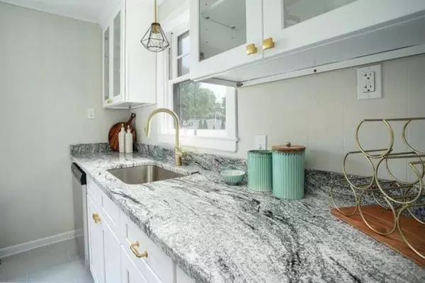 Somerset, MA 02726,175 Maple Street