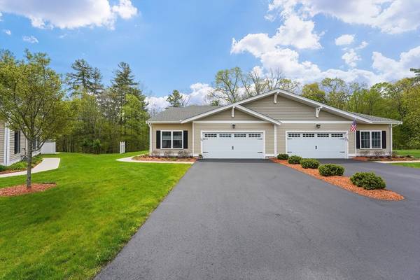 107 Rogerson Crossing #107, Uxbridge, MA 01569