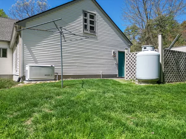 Belchertown, MA 01007,23 Segur Ln