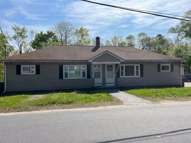 18-20 Arlington Ave, Dracut, MA 01826