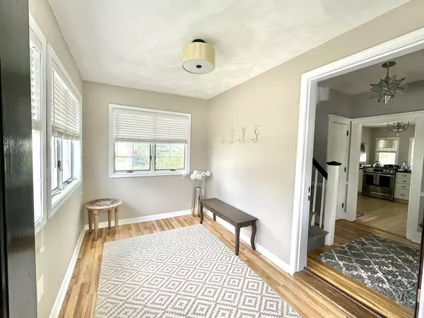Needham, MA 02492,16 Evans Road