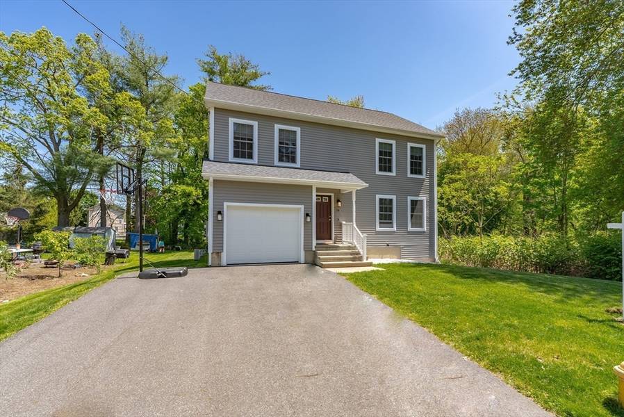 26 Woodlawn St, East Longmeadow, MA 01028