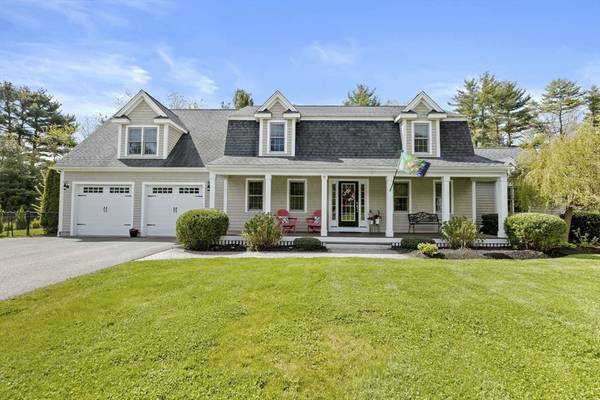 8 Wood Hollow Way, Hanover, MA 02339