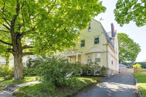 54 Court St, Newton, MA 02460