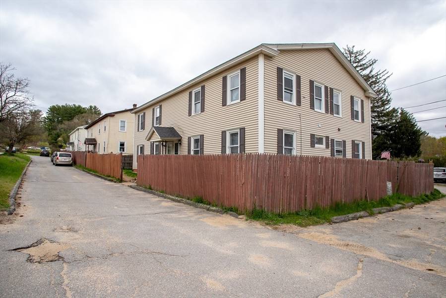 6 Elm St S, Barre, MA 01005