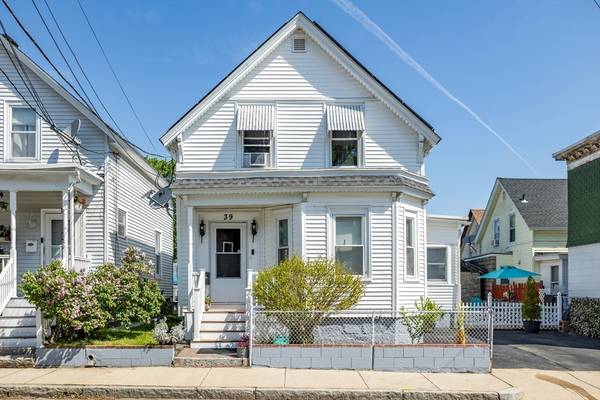 39 D St, Lowell, MA 01851