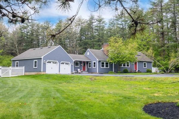 26 Roundtop Rd, Boxford, MA 01921