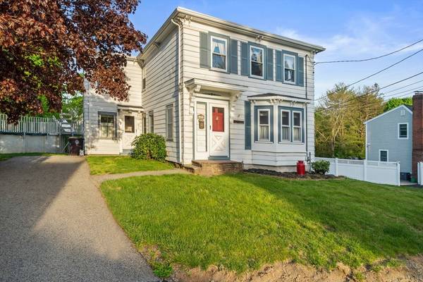 55 Grant St, Weymouth, MA 02189