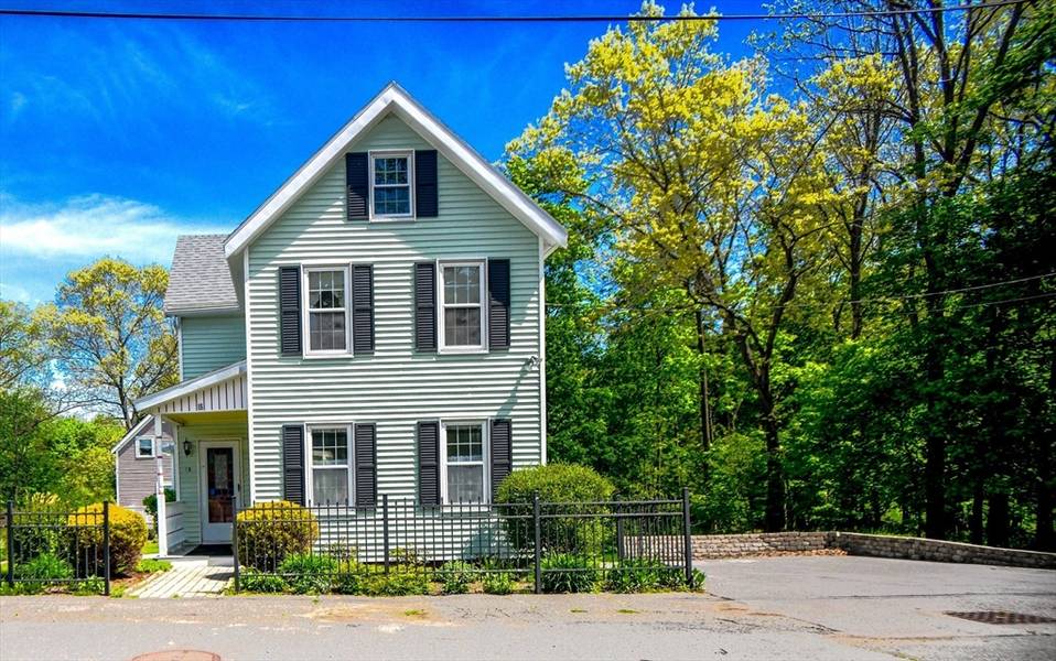 15 Hill St, Amesbury, MA 01913