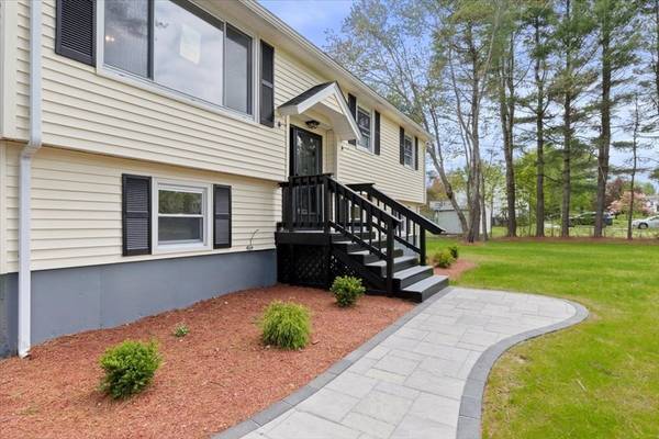 13 Coach, Billerica, MA 01862