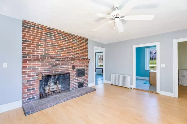 Kingston, MA 02364,142 Elm St