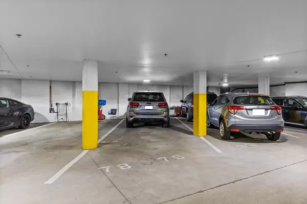 21 Wormwood St #619 Boston, MA 02210