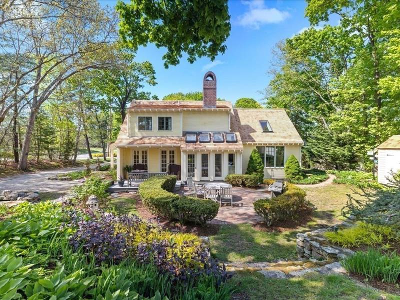 243 Saint George St, Duxbury, MA 02332