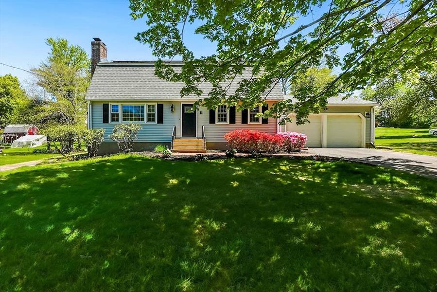 11 Meadow Rd, East Longmeadow, MA 01028