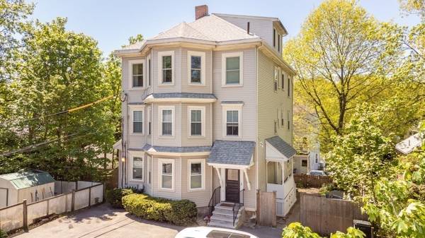 Brookline, MA 02445,643 Chestnut Hill Ave #2