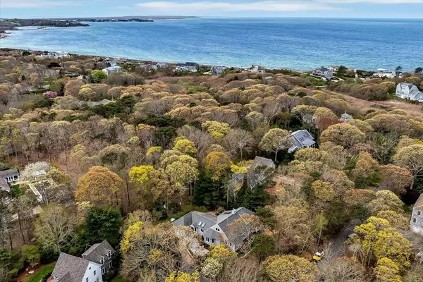 163 Racing Beach Avenue, Falmouth, MA 02540