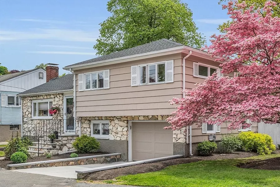 24 Kittredge Street, Peabody, MA 01960
