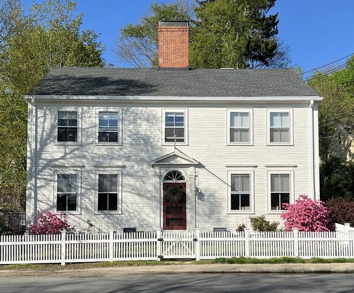 450 Main Street, Amesbury, MA 01913